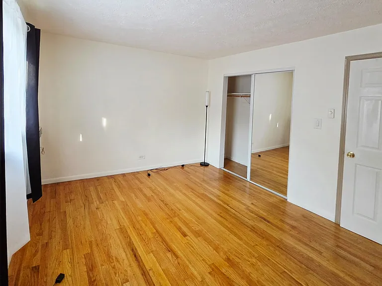 2205 Arbor Cir #8 — Photo 6