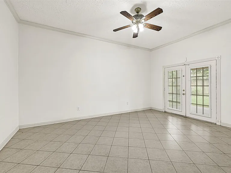 10535 Emnora Ln — Photo 7