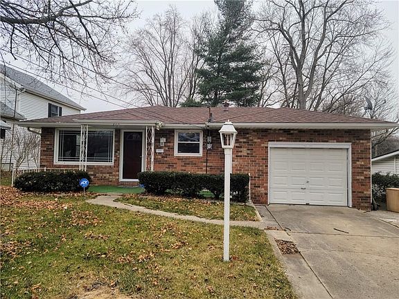 2nd image of 608 Woodlawn Dr