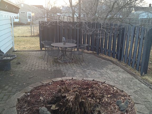 3rd image of 1914 N Whitcomb Ave