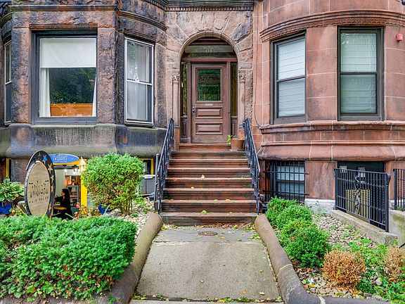 2nd image of 849 Beacon St APT 2
