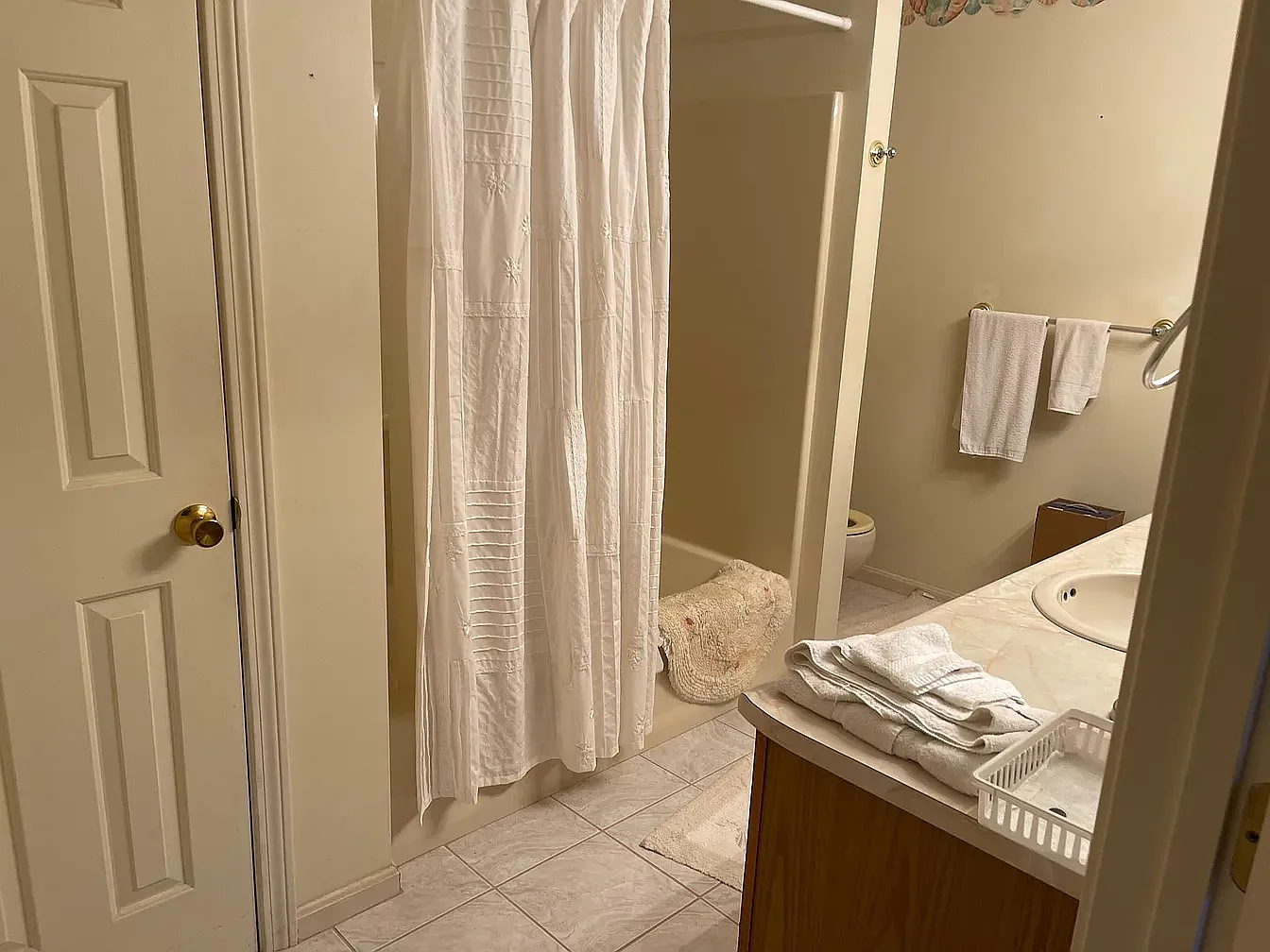 2 bed, 1.5 bath, 1300 sqft, $2,400 — Photo 4