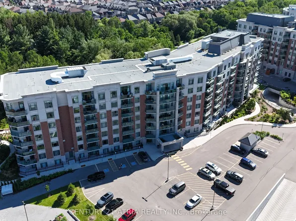 460 William Graham Dr #317, Aurora, ON L4G 1X9