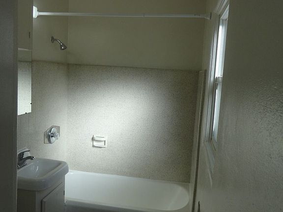5th image of 4173 Utah St