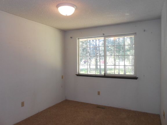 4th image of 6306 231st St E