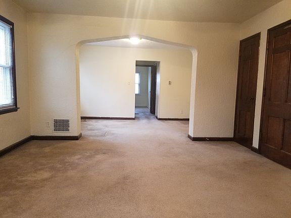 3rd image of 1580 Northwest Blvd #4