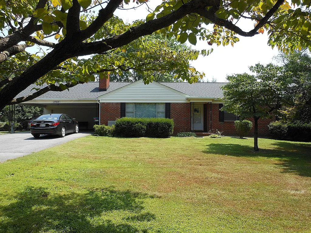 17717 Georgia Ave photo 1
