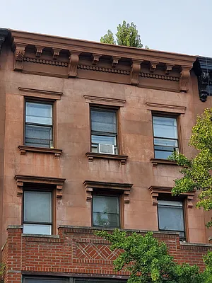 Rented by RBM Brokerage | media 16