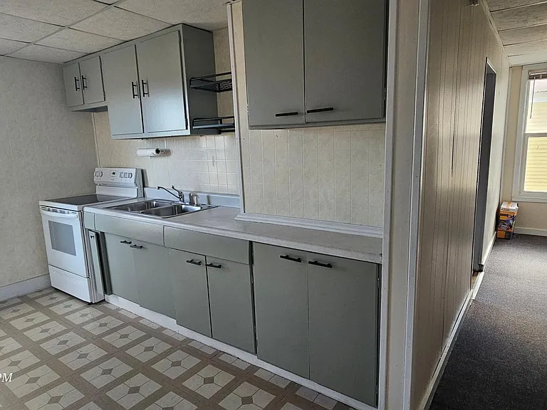114 E Easterday Ave #2 — Photo 3