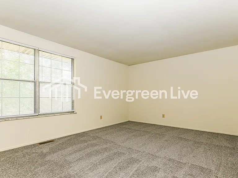 7939 Mount Hood Dr — Photo 8