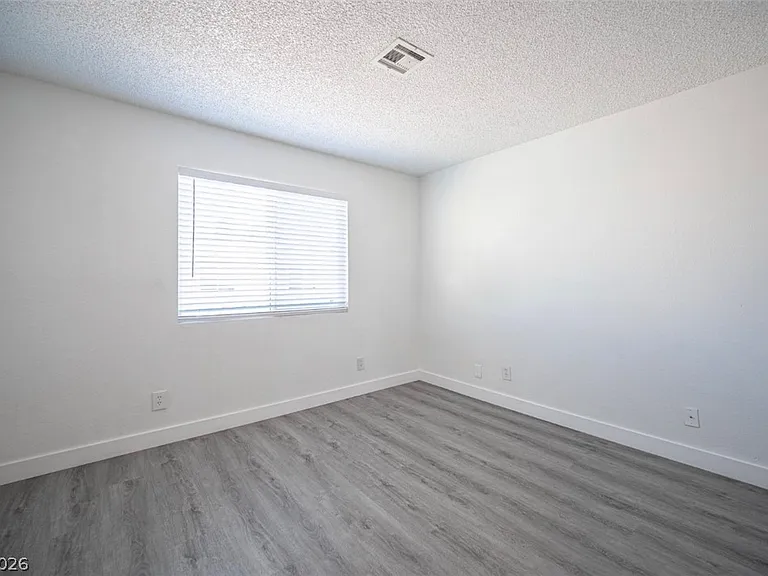 921 Snug Harbor St #D — Photo 12