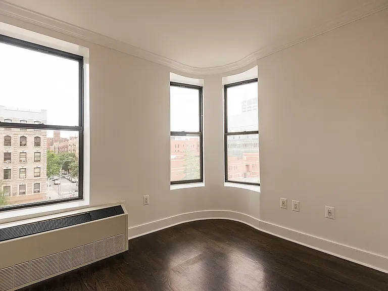 555 Lenox Ave #4G — Photo 6
