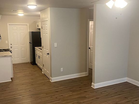 3rd image of 1681 Veterans Ave #16