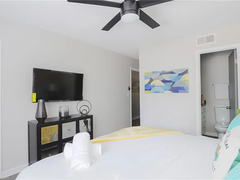 6463 Klinect Ct — Photo 11