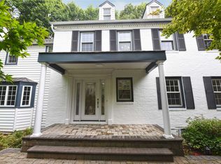 605 Glen Cove Rd, Roslyn, NY 11576