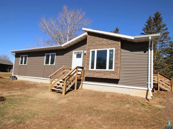 204 W 4th St, Hartford, SD 57033