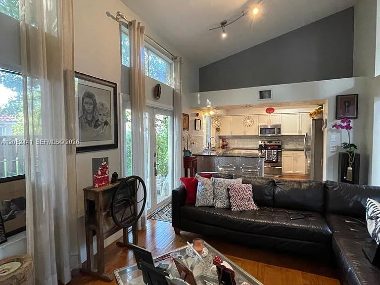 10157 NW 4th St — Photo 8