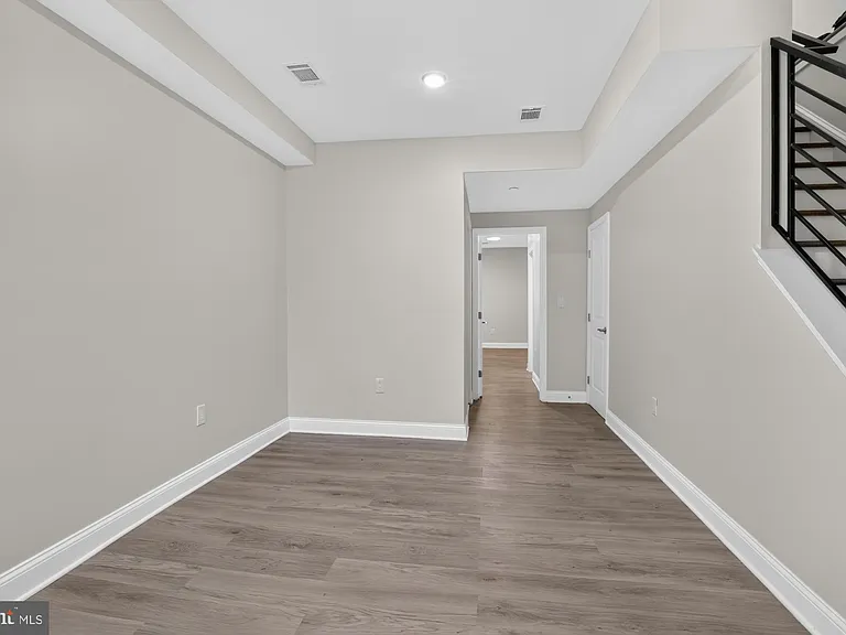 519 N 11th St #A — Photo 16