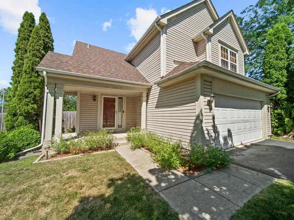 990 Pennwood Ln, Bolingbrook, IL 60440