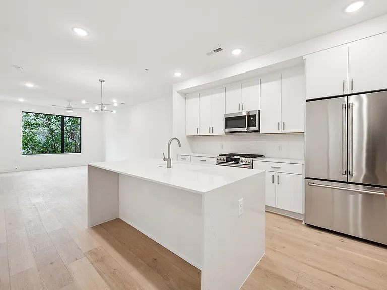 29 Enterprise St #106 — Photo 5