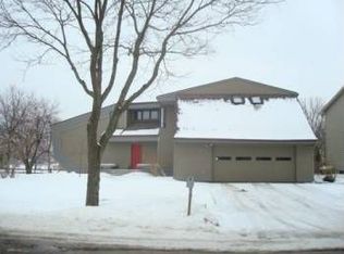 7611 Voss Pkwy, Middleton, WI 53562