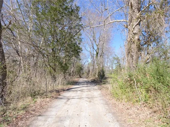 13474 Hatchers Ln, Smithfield, VA 23430