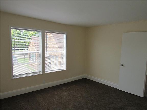 4th image of 2415 1/2 Wheeler St