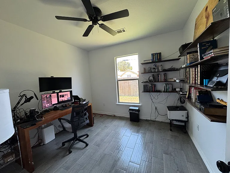 2403 Alamesa Dr — Photo 13