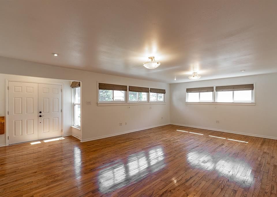 1st image of 1409 Marine Dr