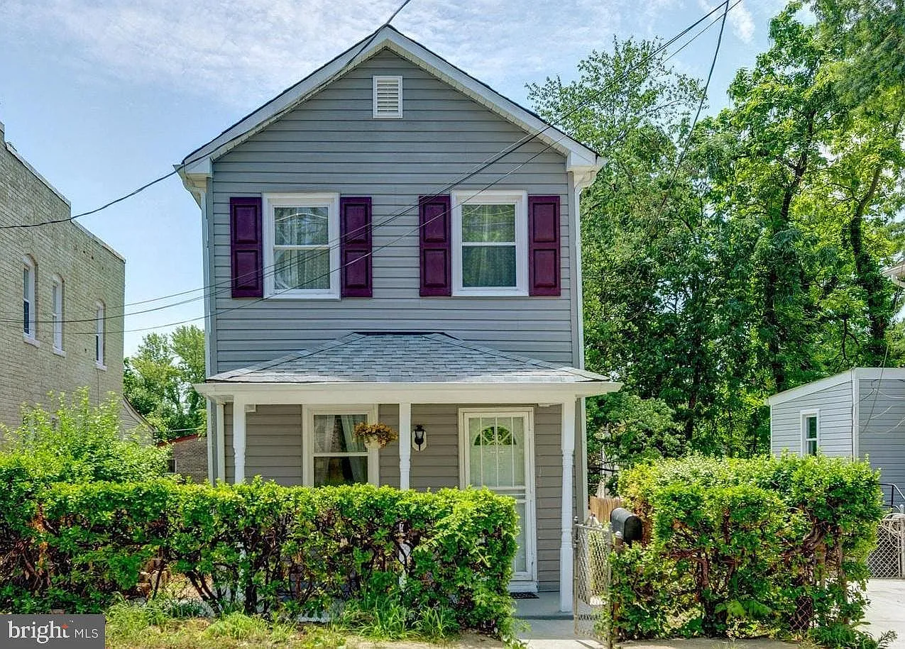 5907 Crown St photo 1