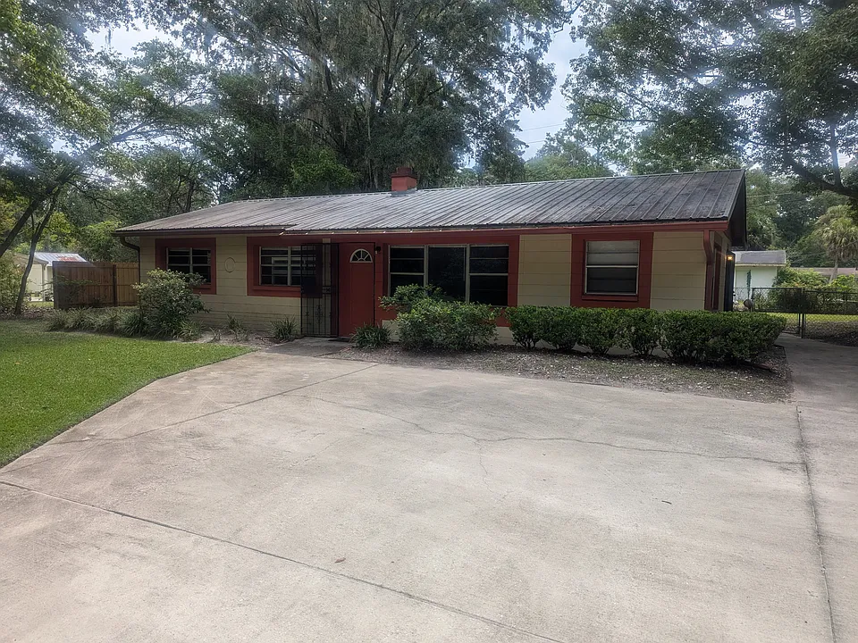 1700 NW 55th St