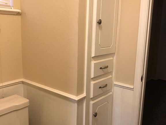 JACK AND JILL BATH ROOM