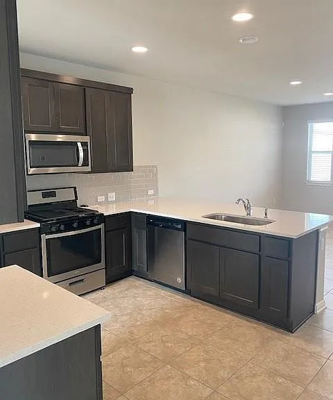 1721 Fountain Bridge Dr — Photo 6