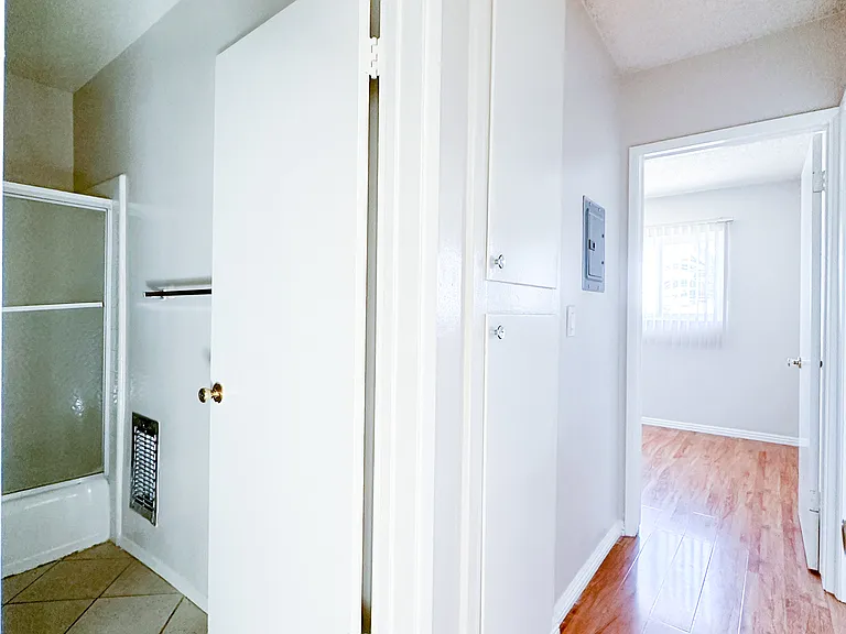 1111 Benito Ave #E — Photo 10