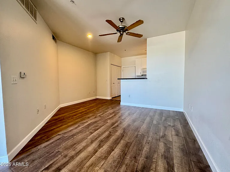 1701 E Colter St #310 — Photo 3