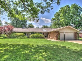1413 Sherwood Ln, Broken Arrow, OK 74011