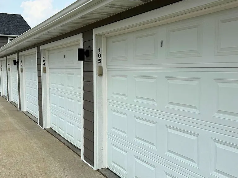 3810 Tiverton Ct — Photo 10