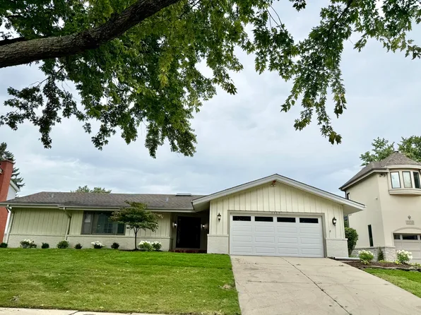 1117 Summit Hills Ln, Naperville, IL 60563