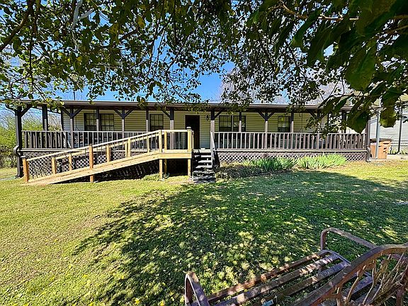 2nd image of 425 Ponder Dr SE