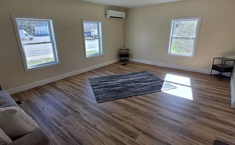131 Mechanic Falls Rd — Photo 2