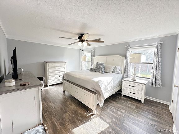 3rd image of 101 Russell Dr