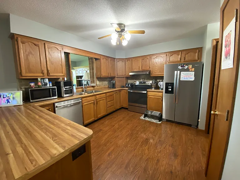689 Apple Blossom Ln — Photo 20