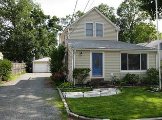 226 Coburn St, Warwick, RI 02889