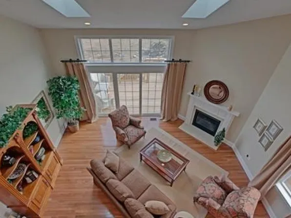 10 Thoreau Trl, Milford, MA 01757