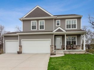 9527 Prairie Ct, West Des Moines, IA 50266