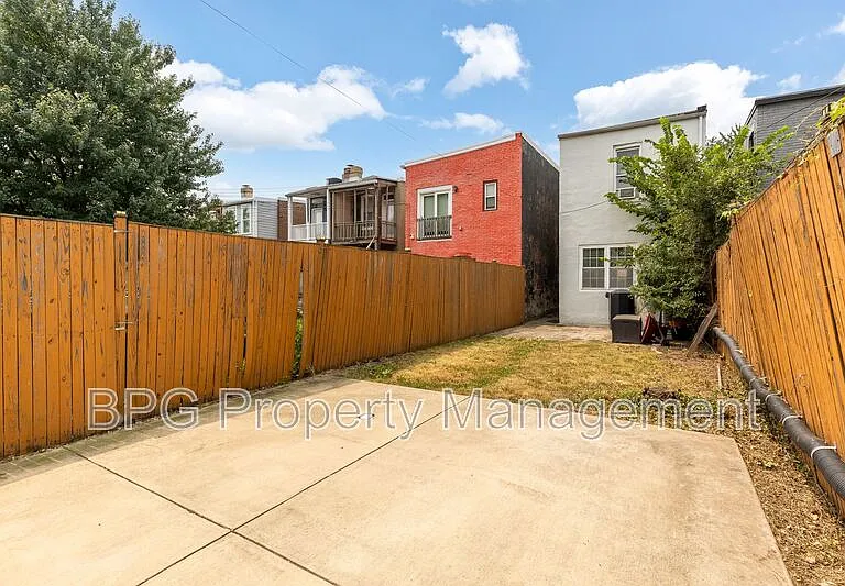 1027 7th St NE — Photo 11