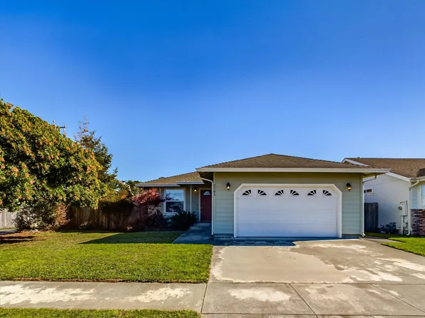 2585 Imeson Ct, McKinleyville, CA 95519