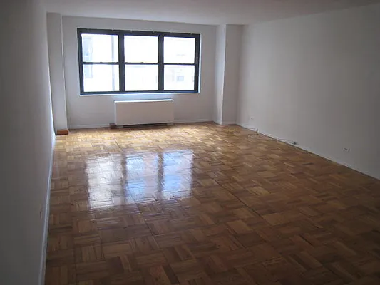 Rented by City Connections Realty | media 3