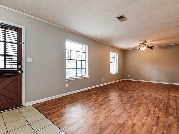5th image of 115 Doubletrace Ln