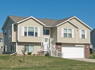 205 Cattail Ln, North Liberty, IA 52317